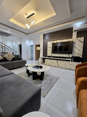 7th floor Waterfront 2 Bedroom Maisonette with PS5
